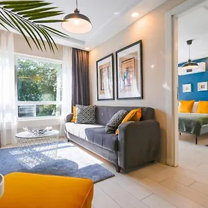 Modern Flat Near Hadrian's Gate , Antalya Turkey